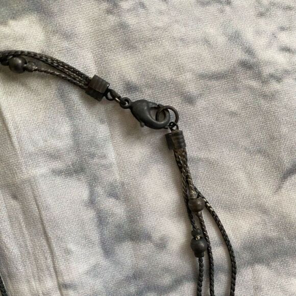 Necklace bundle with 9” chain drop w/single jewels and bracelet w/black pearls - Picture 4 of 10